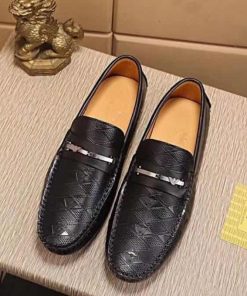 حذاء لويس فيتون أسود مصنوع من الجلد الطبيعي