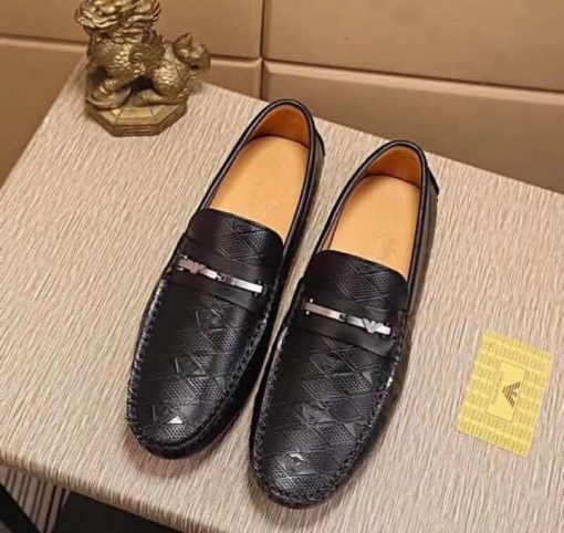حذاء لويس فيتون أسود مصنوع من الجلد الطبيعي