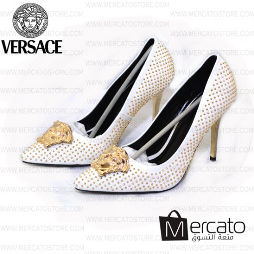 حذاء فيرساتشي نسائي أبيض مصنوع من الجلد الطبيعي الفاخر