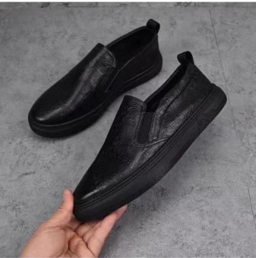 حذاء فيرساتشي رجالي أسود من