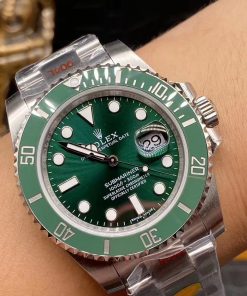ساعة تقليد Rolex ساب مارينر إطار فضي بأرضية لون أخضر للرجال مقاس 40