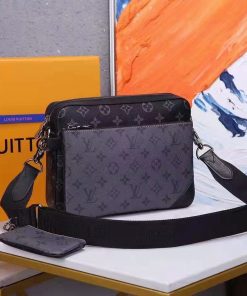 حقيبة Louis Vuitton رجالي