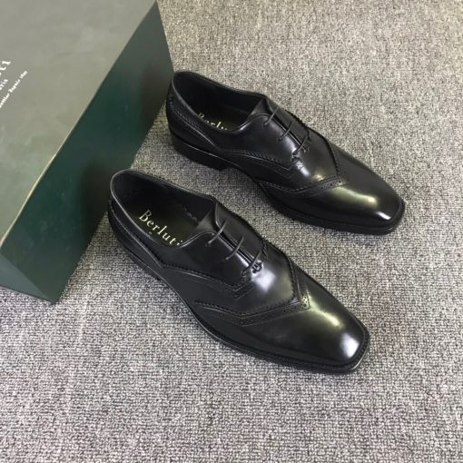 حذاء رسمي بيرلوتي بلون أسود مصنوع من الجلد الطبيعي المميز