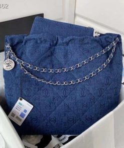 حقيبة نسائية تقليد ماركة شانيل بلون أزرق