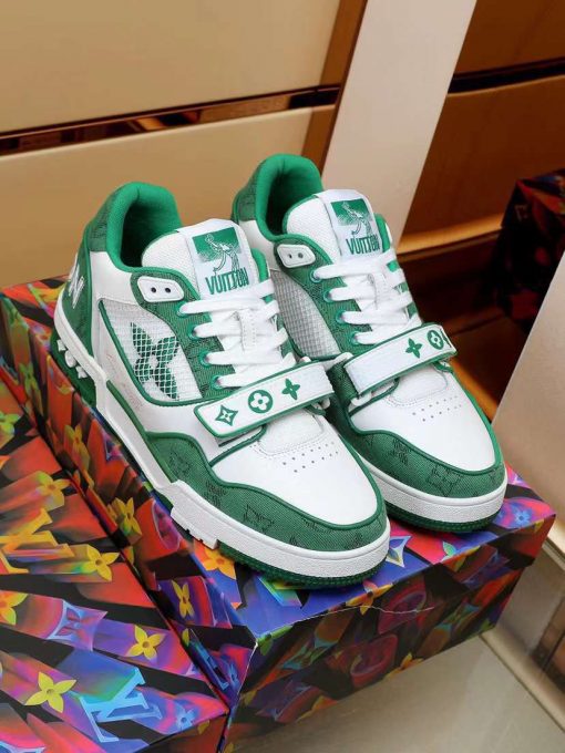 حذاء لويس فيتون سبور بلون أبيض وأخضر