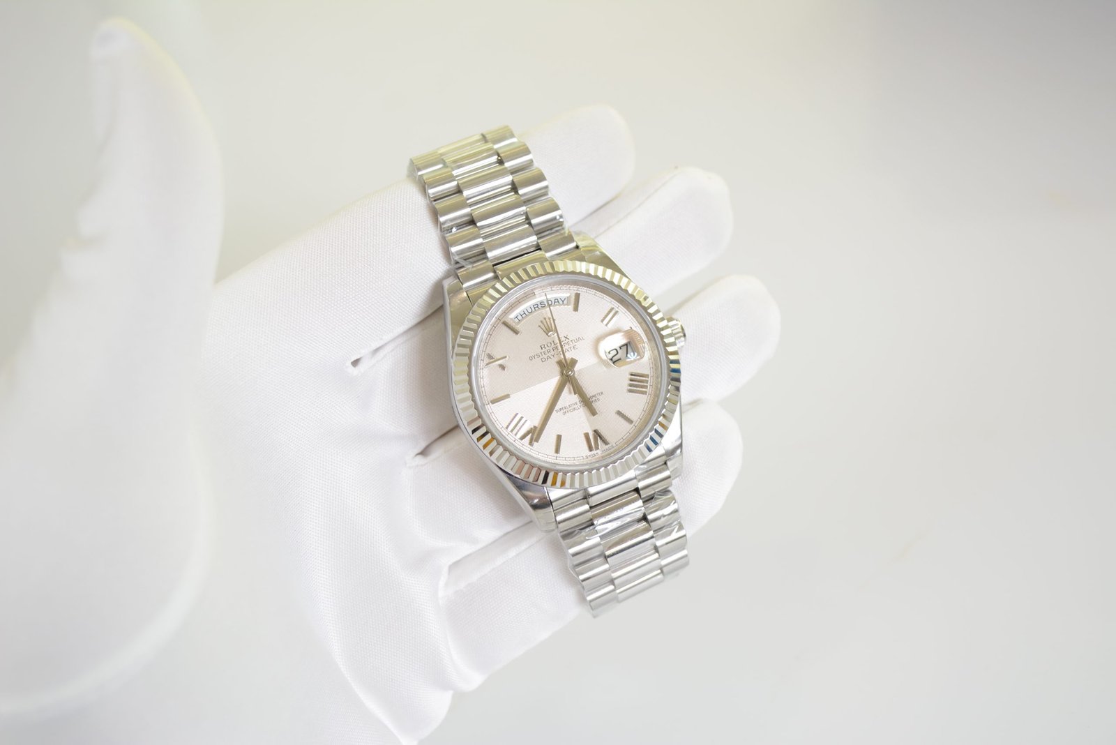 ساعة رولكس داي ديت بالتاريخ والأيام أرضيه لون أبيض للرجال مقاس 40 Rolex - الصورة 4