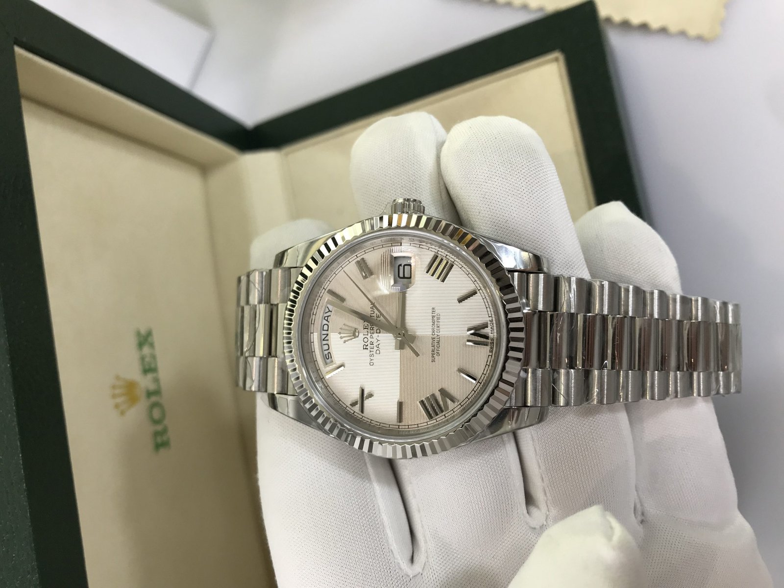 ساعة رولكس داي ديت بالتاريخ والأيام أرضيه لون أبيض للرجال مقاس 40 Rolex - الصورة 16