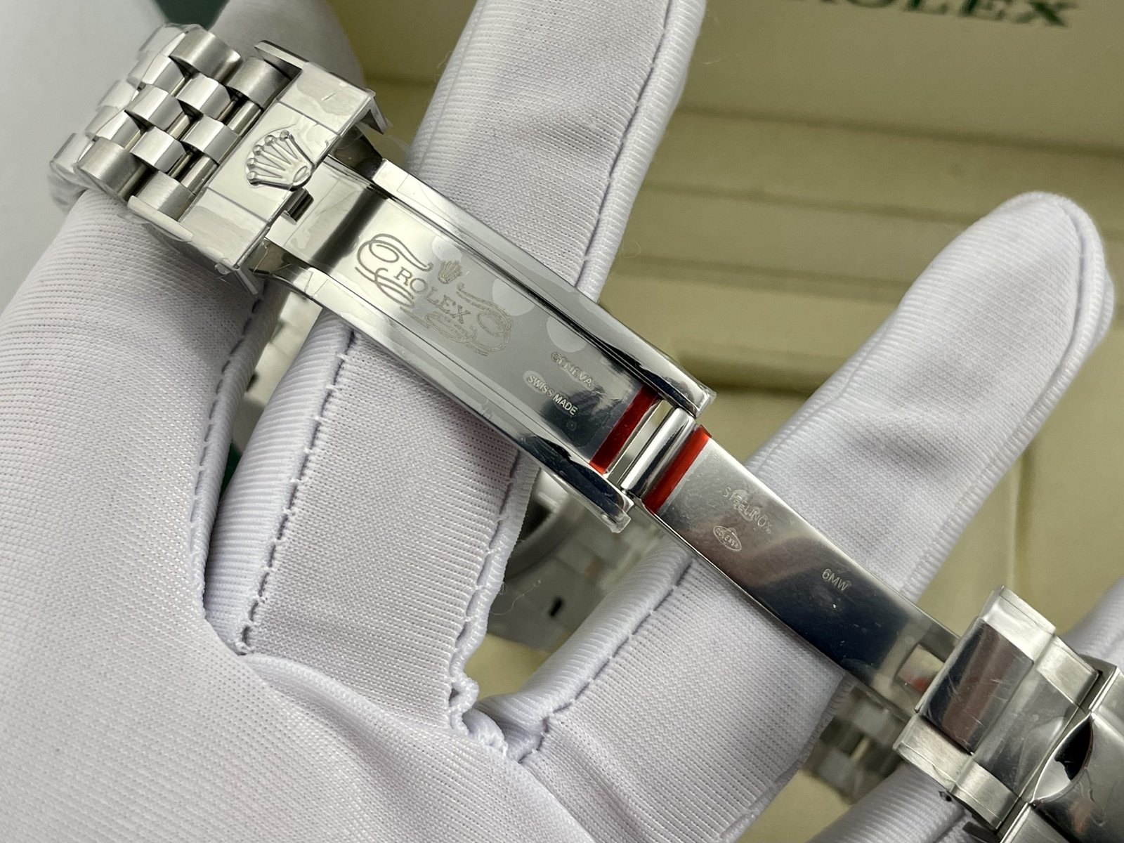 Rolex ساعات رولكس تقليد جي إم تي فضية بالتاريخ بأرضية لون أسود للرجال مقاس 40 - الصورة 7