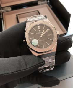 تقليد ساعة Audemars Piguet إطار فضي بأرضية لون أسود للرجال مقاس 41