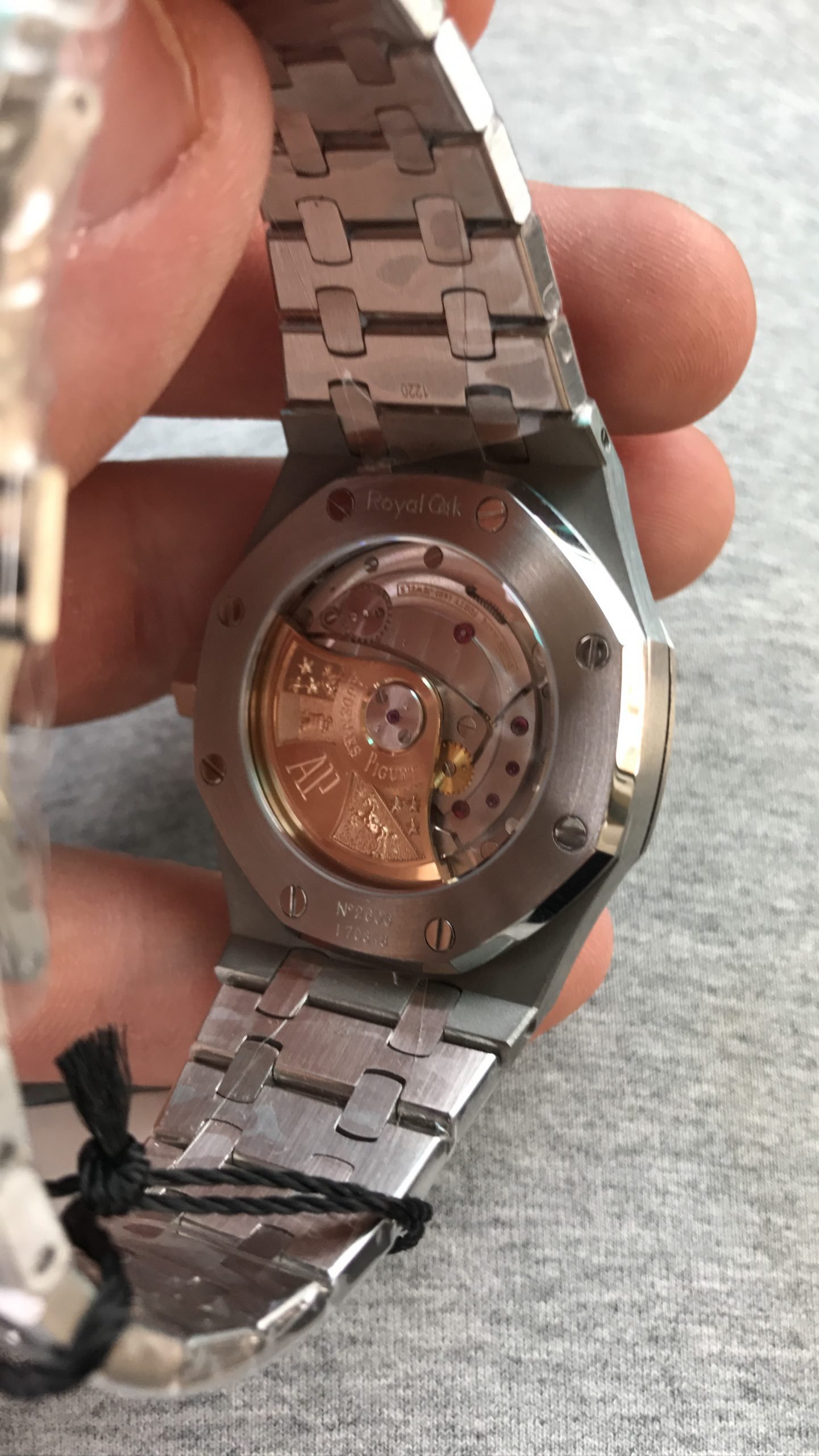 Audemars Piguet ساعة تقليد اوديمارز بياجيه إطار فضي بأرضية لون أزرق للرجال مقاس 41 - الصورة 3