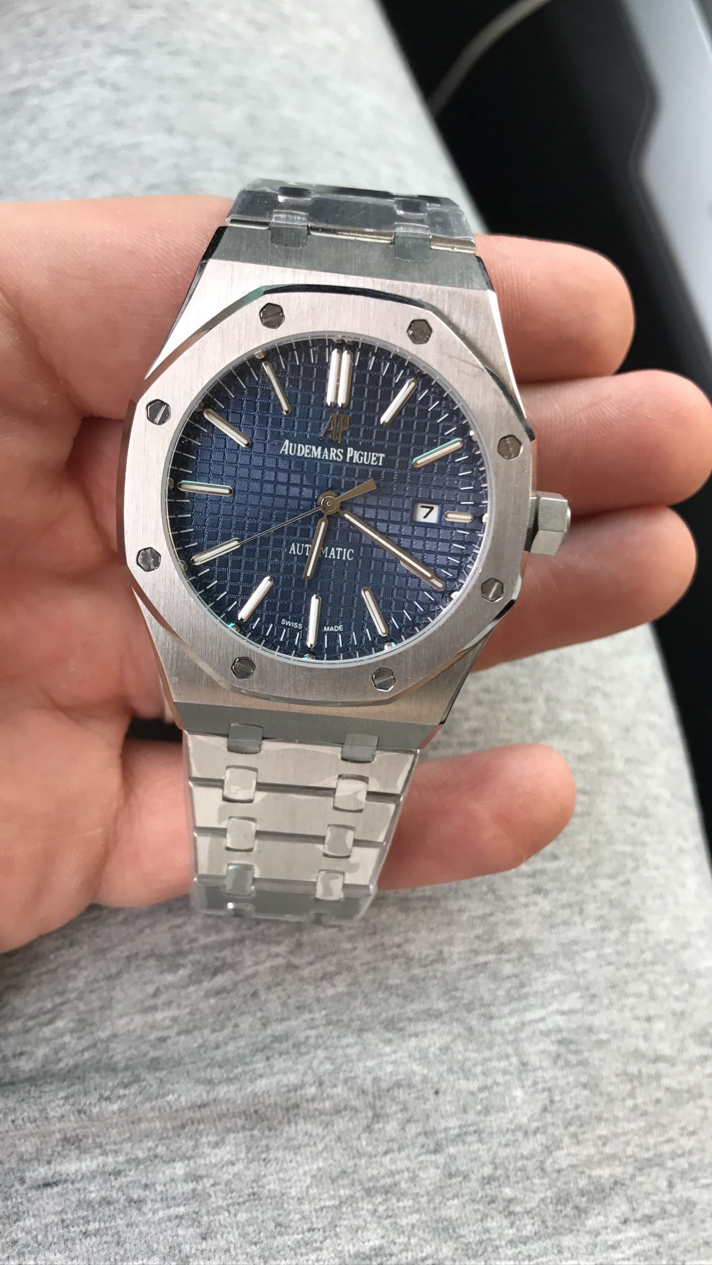 ساعة تقليد Audemars Piguet إطار فضي بأرضية لون أزرق للرجال مقاس 41