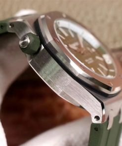 تقليد ساعة Audemars Piguet إطار أخضر بأرضية لون أخضر للرجال مقاس 42