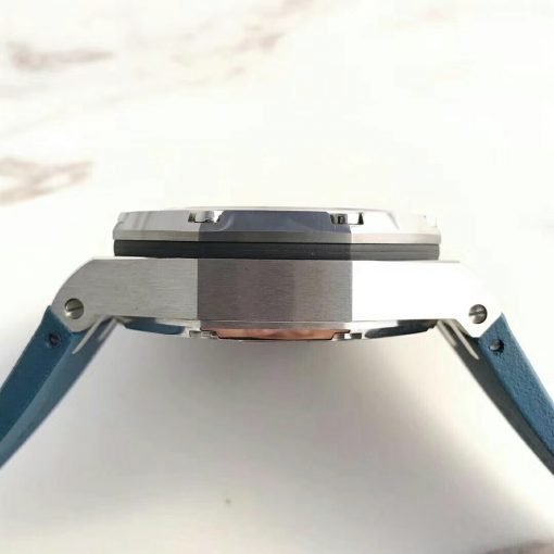 تقليد ساعة Audemars Piguet إطار أزرق بأرضية لون ازرق للرجال مقاس 42